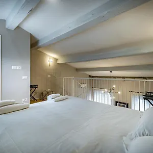 Apartment Hs4u Ricasoli Luxury Near Duomo N. 3, Florence