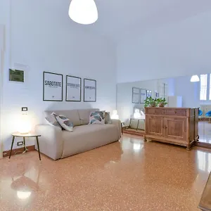 mono-apartments-saragozza.emilia-romagnahotels.net/